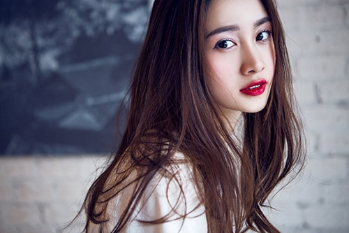 Jun Vũ đẹp dịu dàng trong những ngày chớm xuân