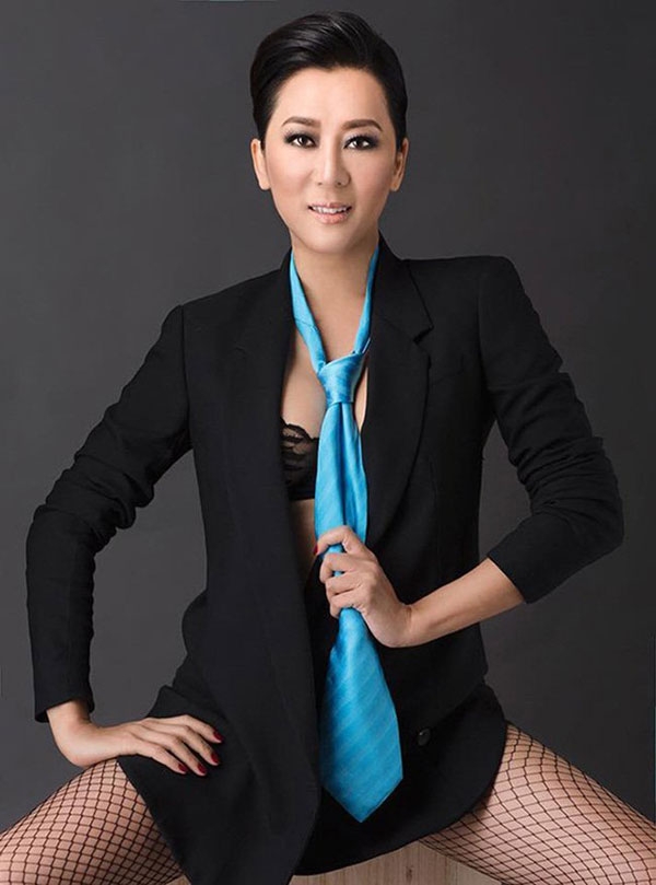 4 Bà mẹ hai con sở hữu nhan sắc bốc lửa của showbiz Việt