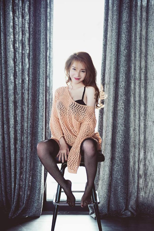 4 Bà mẹ hai con sở hữu nhan sắc bốc lửa của showbiz Việt