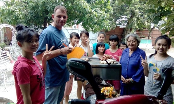 mối tình xuyên biên giới