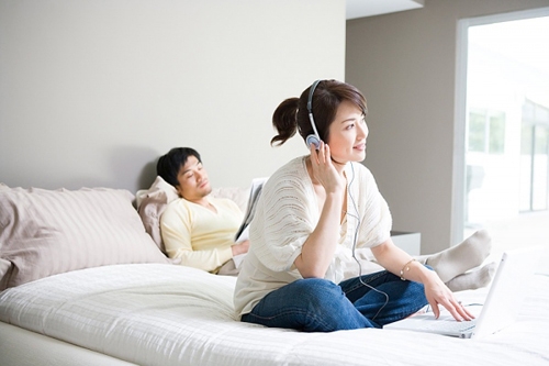 Làm thế nào để việc chung sống không "giết chết" tình yêu của bạn?
