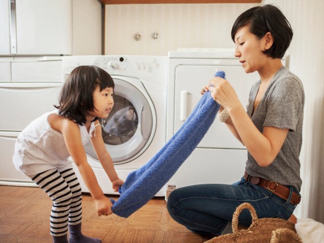 Vợ chăm con còn khổ gấp trăm nghìn lần chồng đi kiếm tiền