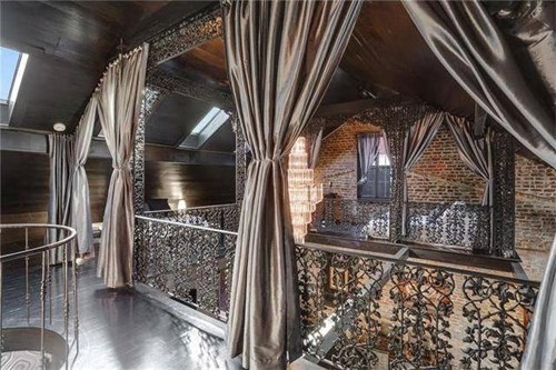 Ngôi nhà triệu đô đội lốt