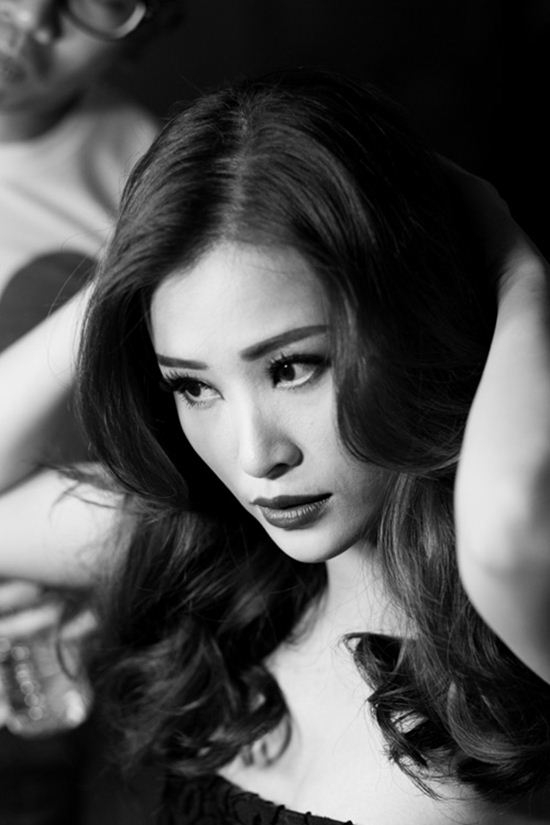 Ai sẽ soán ngôi nếu Hà Hồ thất thế ở showbiz Việt?