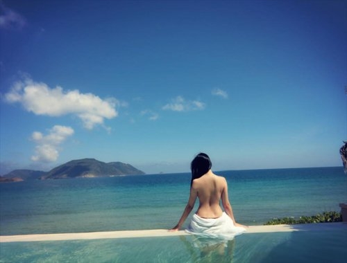 Cuộc sống xa hoa của hotgirl Việt sau đám cưới đại gia