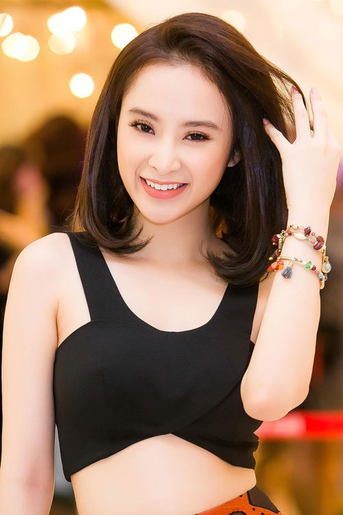 Ngắm những mỹ nhân Việt có vẻ đẹp tự nhiên trong suốt
