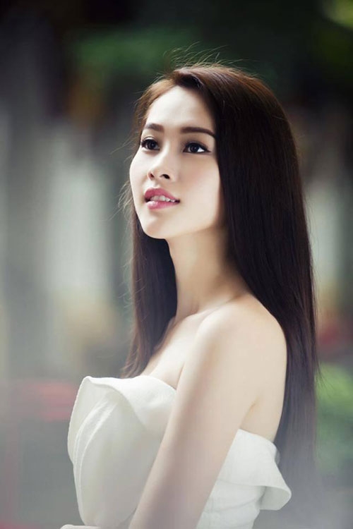 Ngắm những mỹ nhân Việt có vẻ đẹp tự nhiên trong suốt