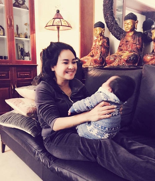 Loạt hình ảnh siêu đáng yêu của con trai Tùng Dương