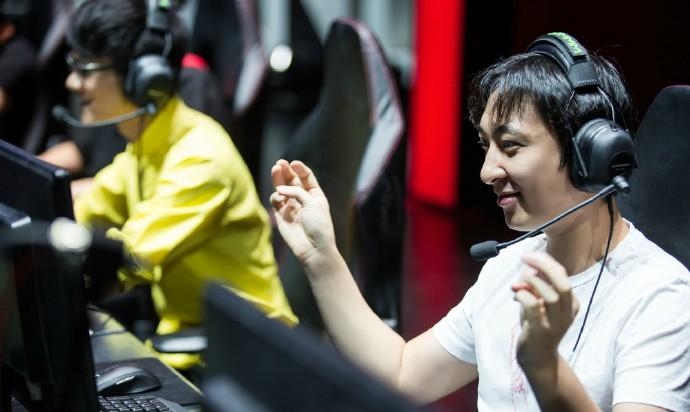Thiếu gia chịu chơi, chi 9 tỉ trong một đêm để hát karaoke