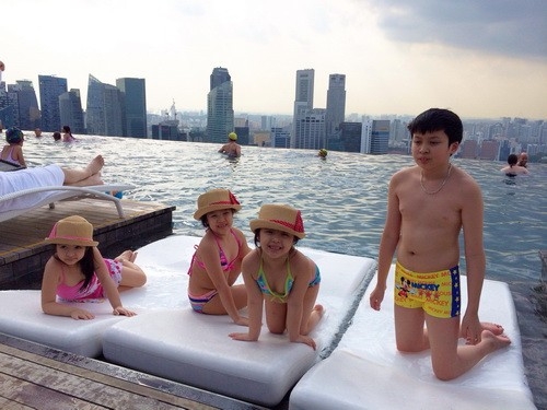 Những chuyến du lịch sang chảnh ''phát thèm'' của con sao Việt