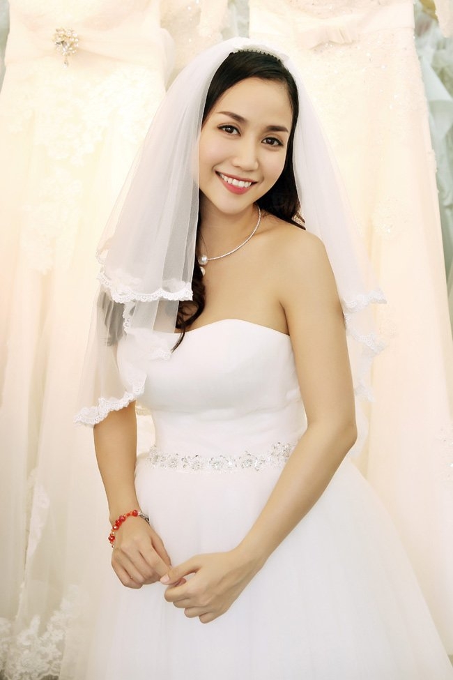 Vẻ đẹp như gái 20 của những bà mẹ đông con nhất Vbiz