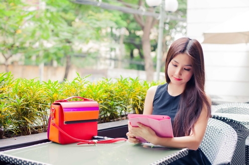 Sao Việt để hình nền điện thoại là tấm ảnh nào?