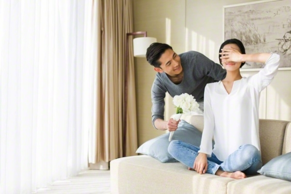 Muốn chồng không mê gái đẹp, 5 điều vợ nhất định phải nhớ
