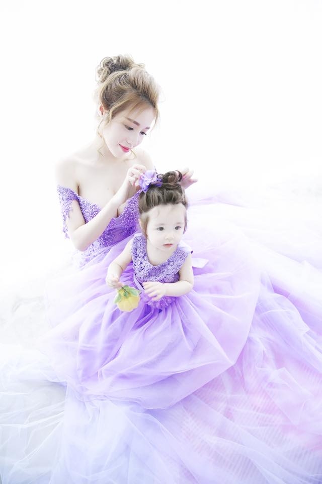 Xem cách Elly Trần dạy Cadie thành một cô con gái hoàn hảo như thế nào