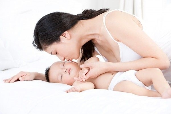 Đàn ông nào cũng yêu bằng mắt