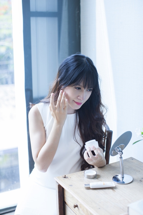 Người đẹp có làn da đẹp và trắng mịn màng như các cô gái tuổi đôi mươi.