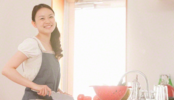 Đàn ông nào cũng yêu bằng mắt