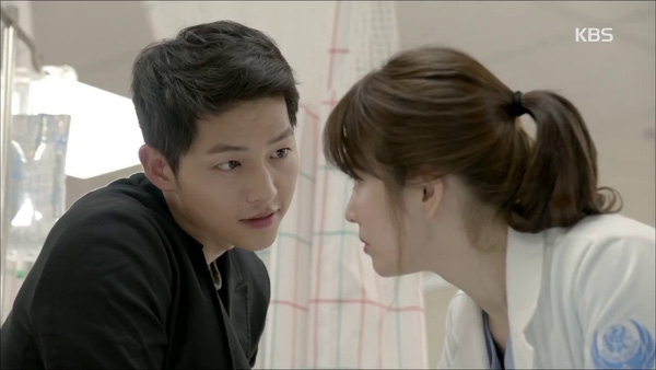 Hye Kyo cũng "tan chảy" trước sự ngọt ngào của "đại úy Yoo".