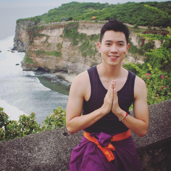 Chàng cơ trưởng điển trai khiến giới trẻ