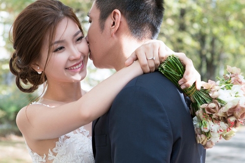 Điểm danh những bà bầu mới của showbiz Việt 2016