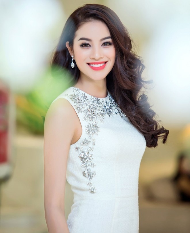 Phạm Hương: