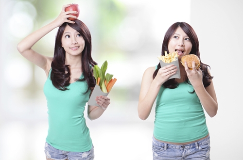 Uống 2 lít nước này mỗi ngày để đốt mỡ bụng xuyên màn đêm