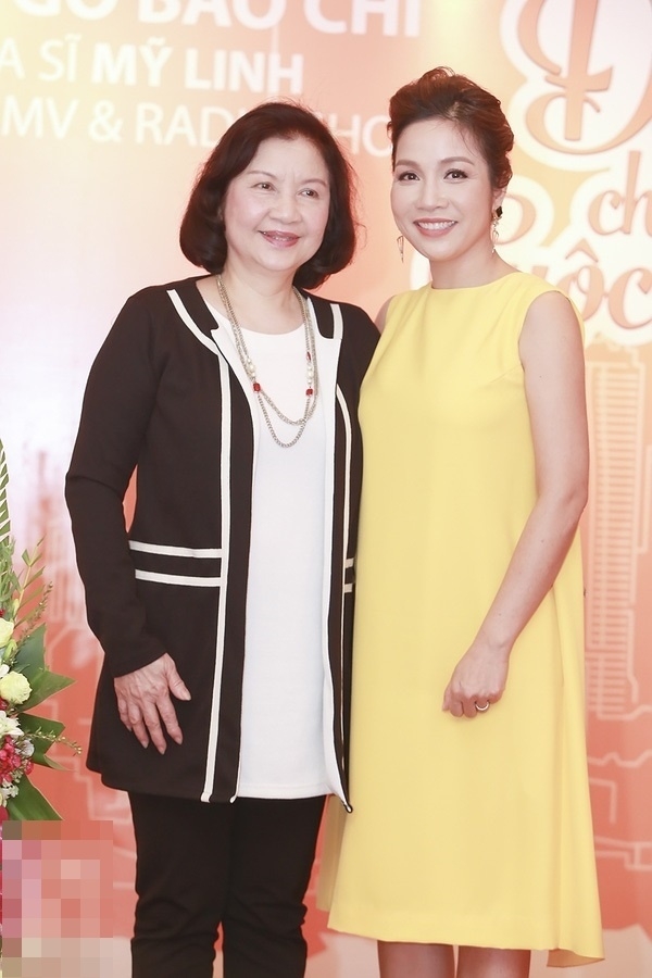 Diva Mỹ Linh cùng mẹ chồng - nghệ sĩ Thu Hiền