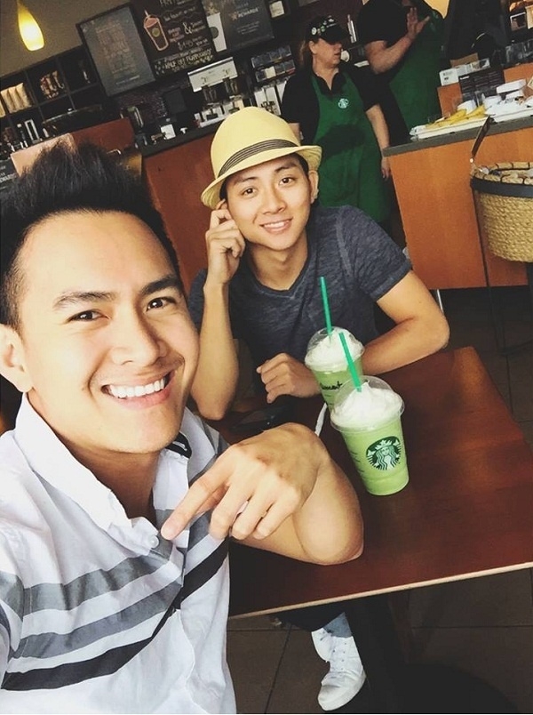 Thành Vinh và con nuôi Hoài Linh - Hoài Lâm là anh em thân thiết.