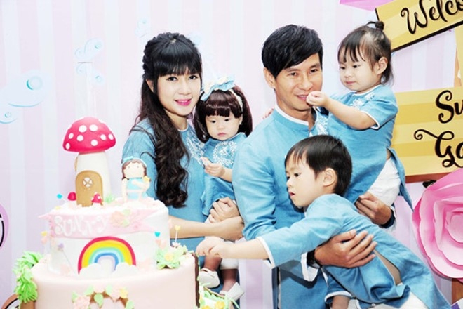 Khi bà xã trở thành "hậu phương vững chắc" của đạo diễn Việt