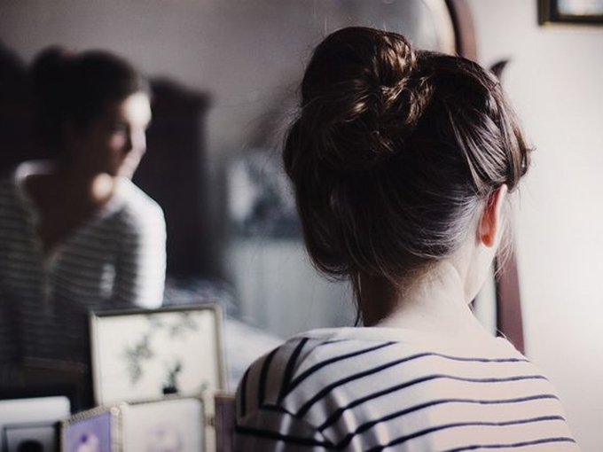 8 kiểu suy nghĩ "không giống ai" khiến bản thân mãi không có người yêu