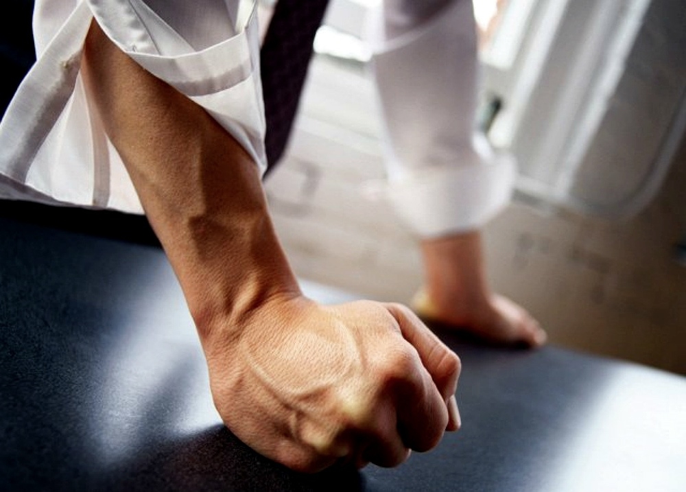 Biết đến khi nào những ngày tháng ấy mới trôi vào lãng quên được đây?
