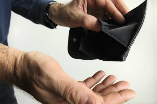 Phụ nữ chọn ai giữa đại gia xấu trai và trai đẹp rỗng túi?