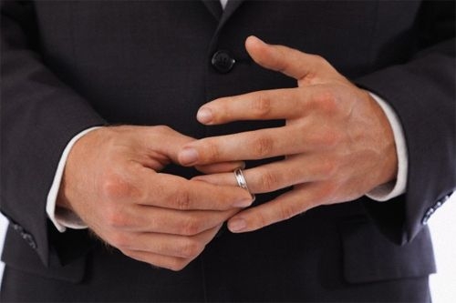 Vợ đòi quyền bình đẳng khiến chồng đâm đơn xin ly hôn