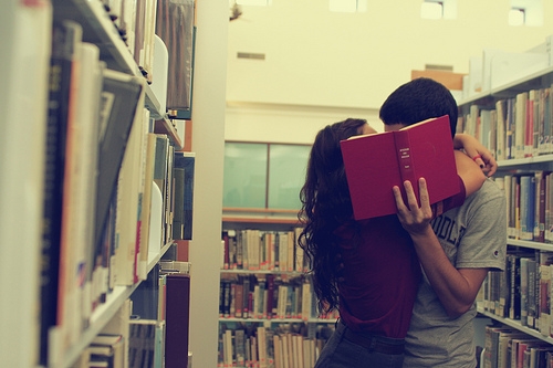 Bí kíp từ chối mọi chiêu trò tiến tới "chuyện ấy" của chàng