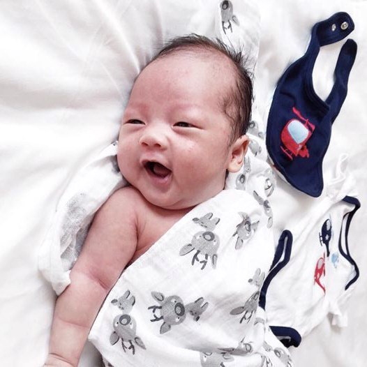 Khánh Ly gọi bé Khoai Tây là "Thế giới của mẹ" và không còn bận tâm đến những chuyện buồn.