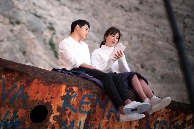 Hậu duệ mặt trời đưa tên tuổi Song Joong Ki lên một tầm cao mới và “khai sinh” ra cặp đôi Song - Song.