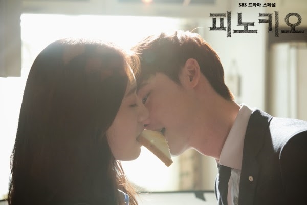 Nụ hôn sandwich của cặp đôi Lee Jong Suk - Park Shin Hye trong Pinocchio.