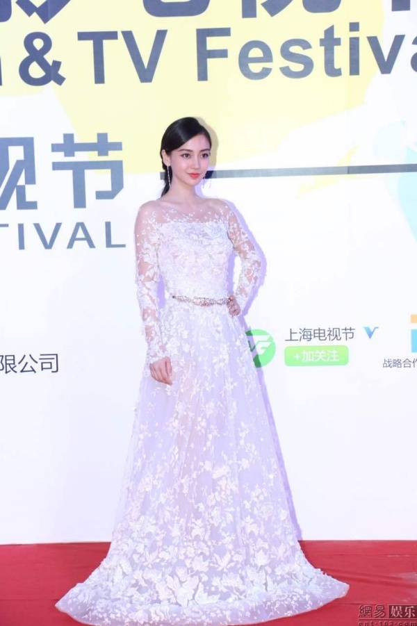 Angela Baby như nàng tiên trên thảm đỏ.