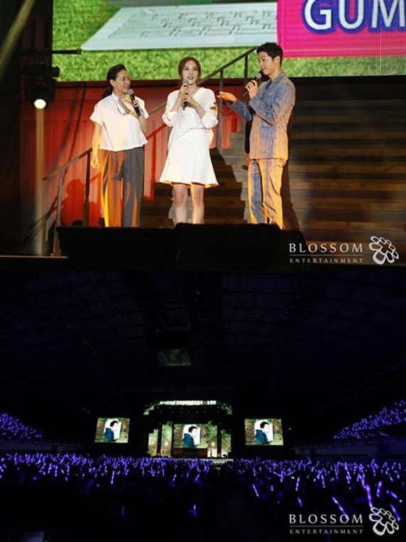 Gummy và Song Joong Ki giao lưu cùng fan.
