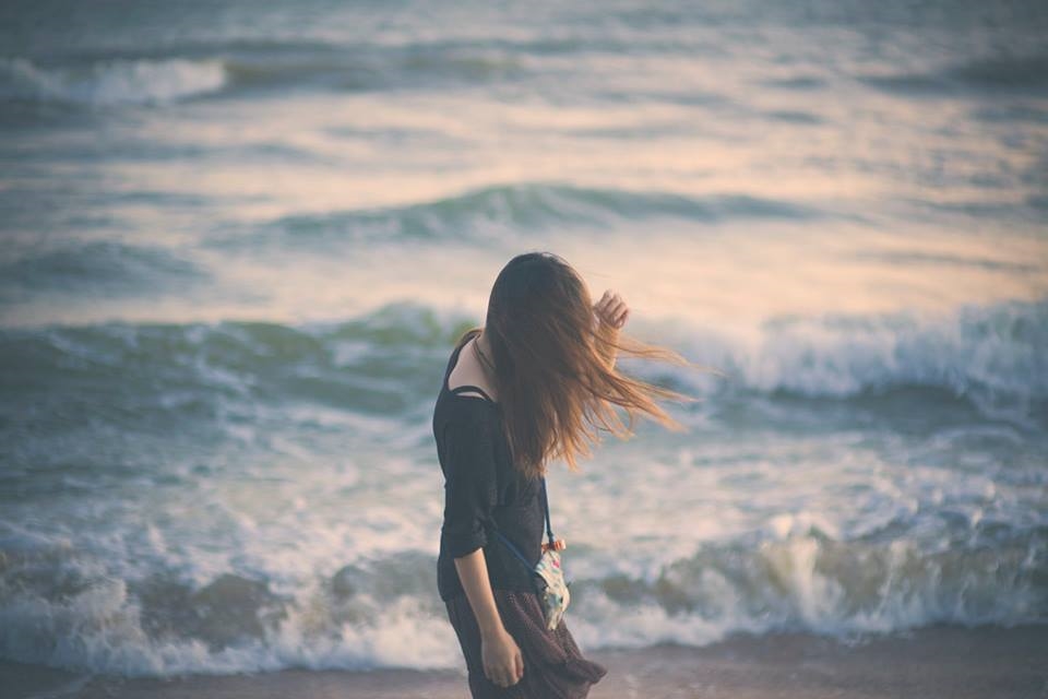 Này các cô gái, hãy cứ sống xứng đáng với thanh xuân quý giá của mình!