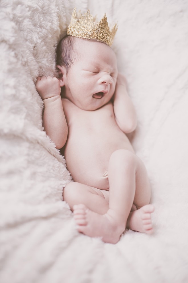 Vốn có nhiều kinh nghiệm chăm sóc các con nhỏ nên bà xã Lý Hải rất thoải mái trong việc nuôi bé Mio.
