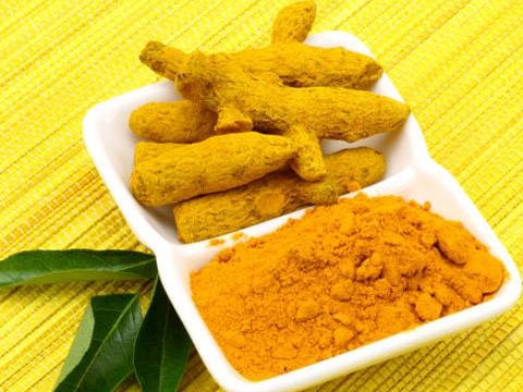 bestie bột nghệ trị nứt gót chân