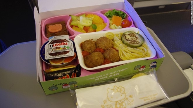 bestie suat an tren may bay 6