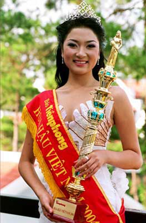 Hoa hậu Nguyễn Thị Huyền luôn được ngợi khen là "Hoa hậu đẹp nhất trong các hoa hậu".