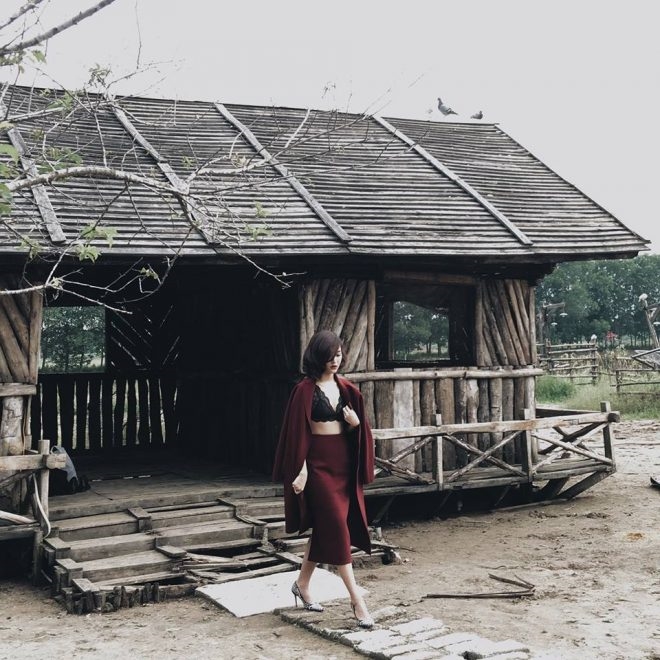 Không chọn trang phục táo bạo nhưng Bích Phương vẫn toát lên sự quyến rũ của mình. Nữ ca sĩ đã sãn sàng trở lại showbiz với một ca khúc hoàn toàn mới.