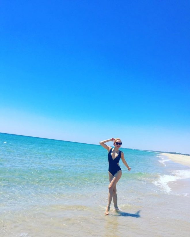 Được mệnh danh là “quả boom sexy” của showbiz Việt, Tóc Tiên không ngại khoe body vô cùng nóng bỏng của mình.