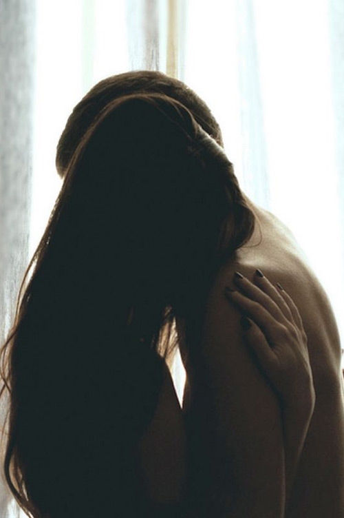 Những hành động gợi cảm khiến chàng thích mê, chị em nào cũng nên thử!