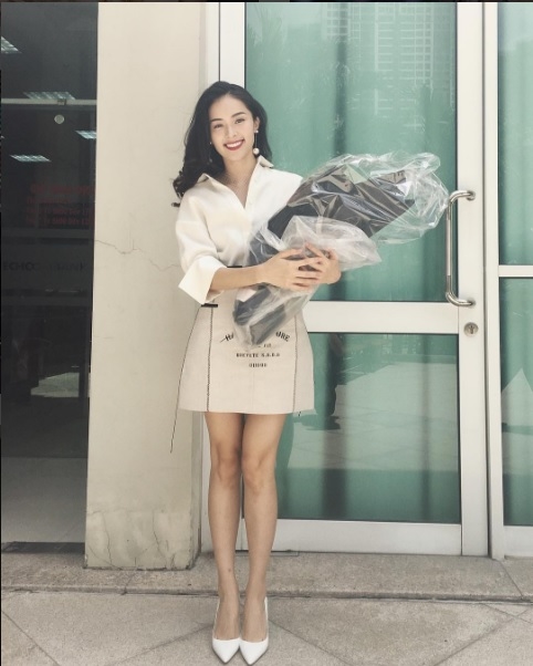 Bestie-sao-viet-dien-so-mi-trang