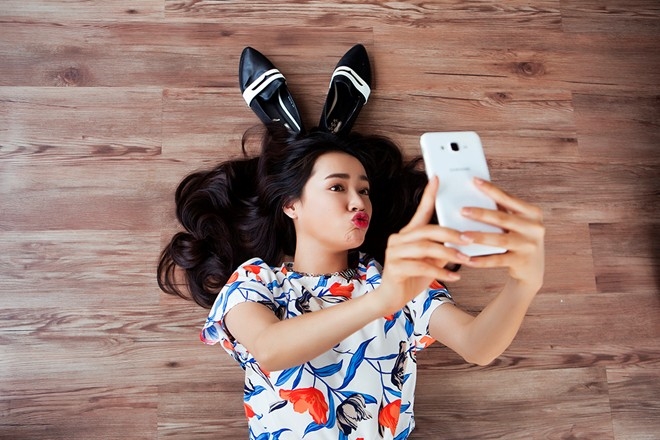 bestie meo selfie 1