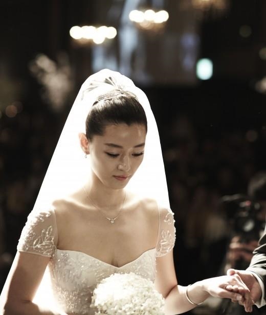 Jun Ji Hyun tại đám cưới.
